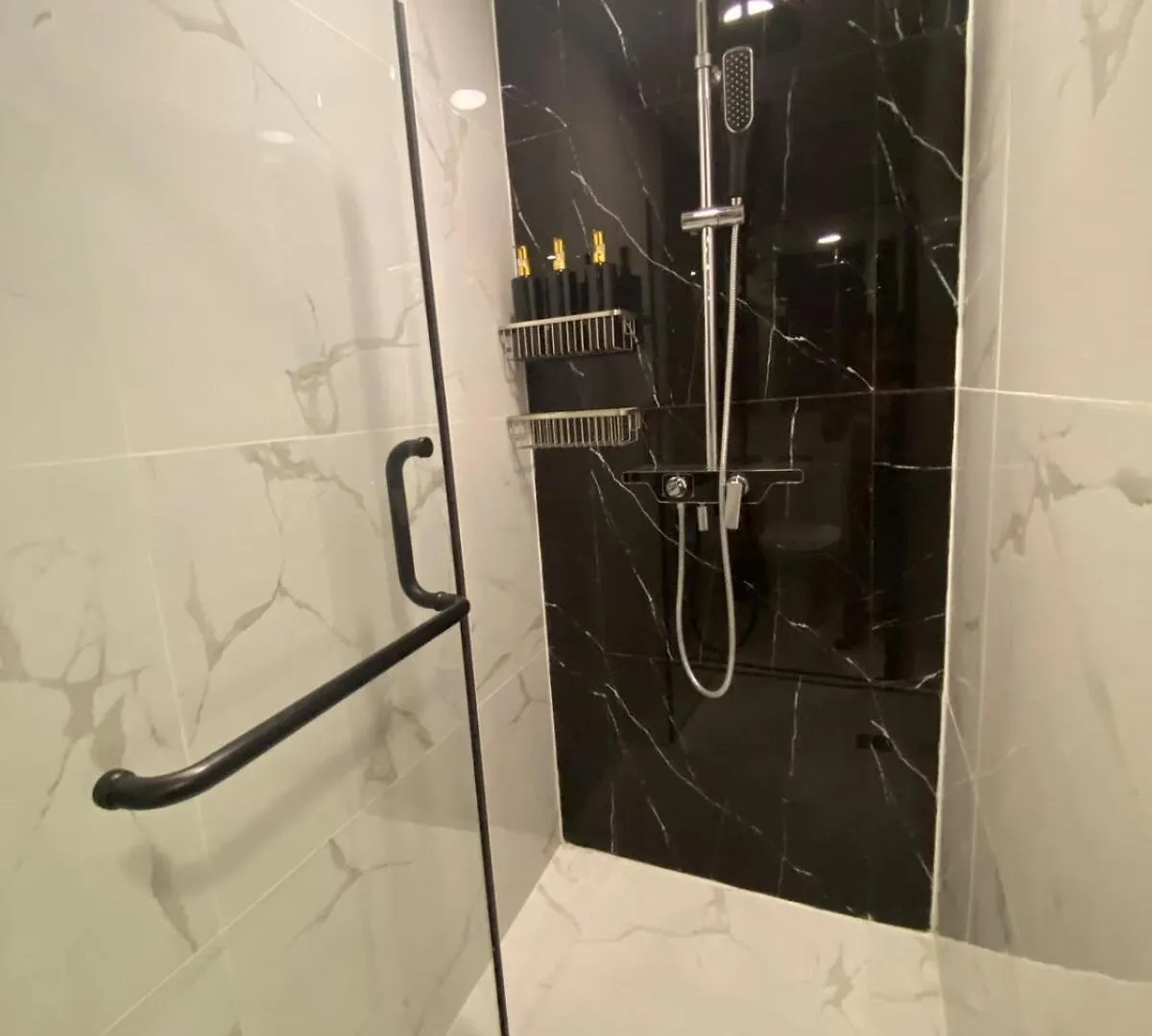 Luxury Studio Near Abreeza Davao City 0*,  필리핀